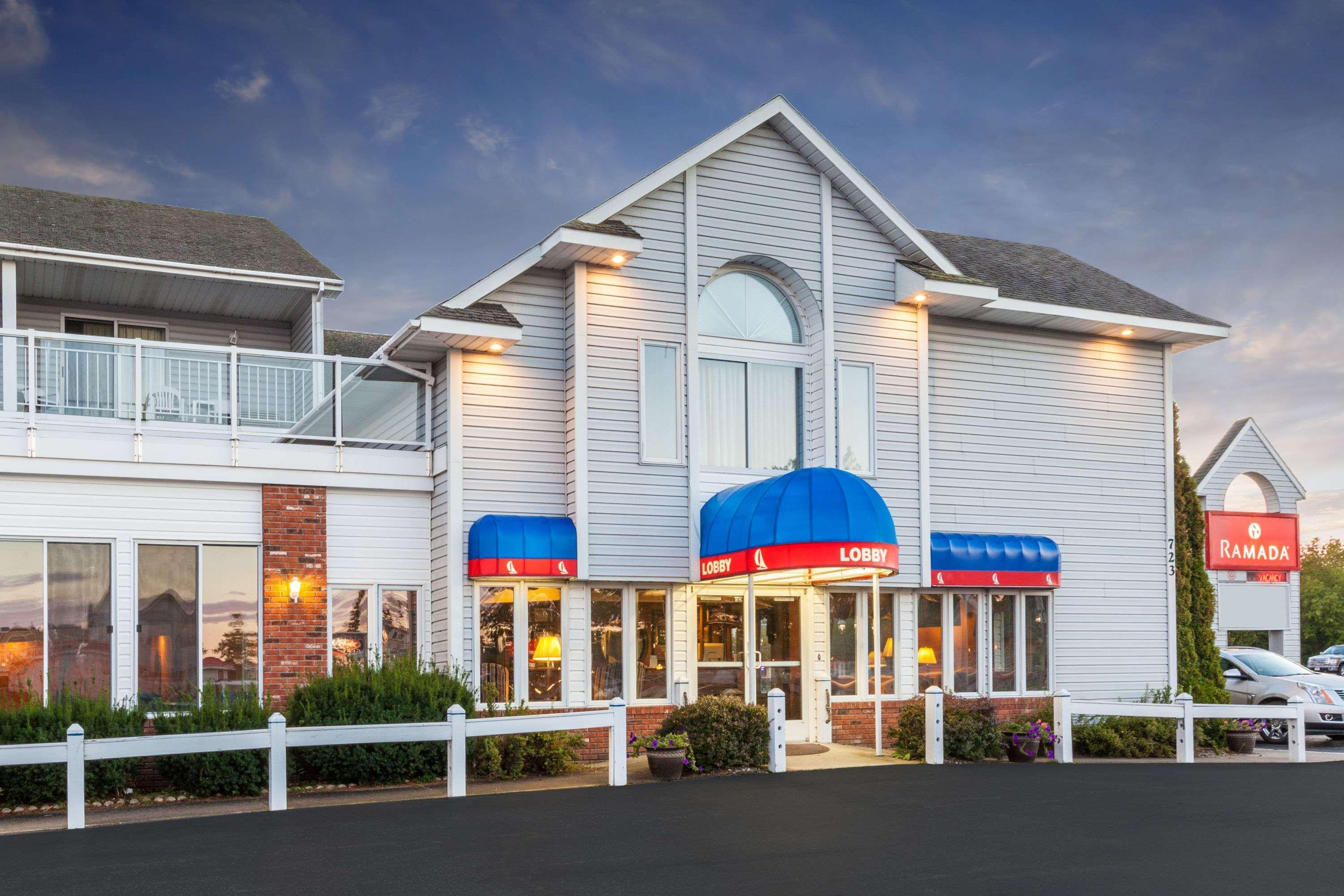 Ramada By Wyndham Mackinaw City Waterfront Εξωτερικό φωτογραφία