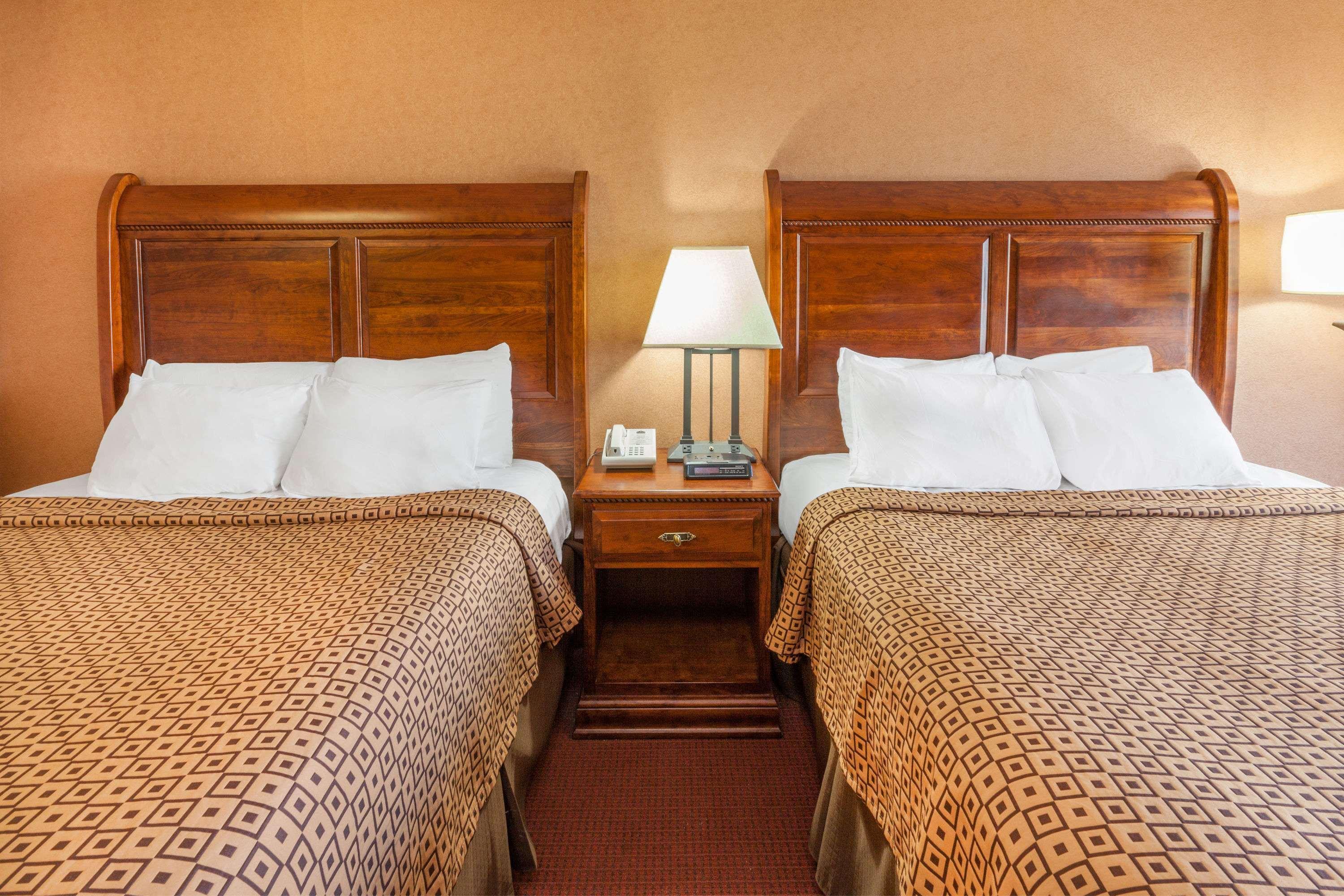Ramada By Wyndham Mackinaw City Waterfront Εξωτερικό φωτογραφία