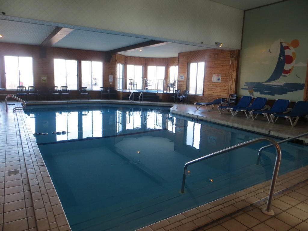 Ramada By Wyndham Mackinaw City Waterfront Εξωτερικό φωτογραφία